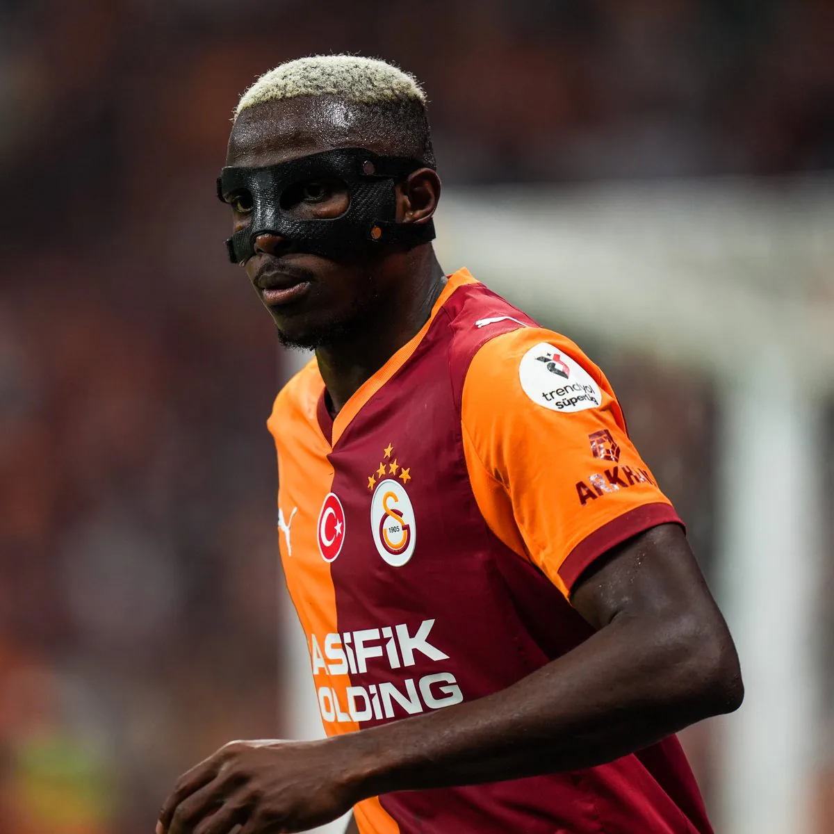 Okan Buruk'tan Victor Osimhen Açıklaması: Kontroller Yapıldı, Durumu Netleşiyor Okan Buruk'tan Victor Osimhen Açıklaması: Kontroller Yapıldı, Durumu Netleşiyor