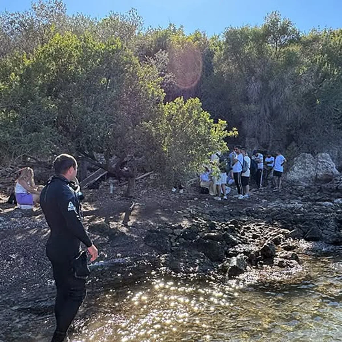 Muğla'da Göçmen Kaçakçılarından Acımasız Tuzak: 18 Göçmen Terk Edildi Muğla'da Göçmen Kaçakçılarından Acımasız Tuzak: 18 Göçmen Terk Edildi