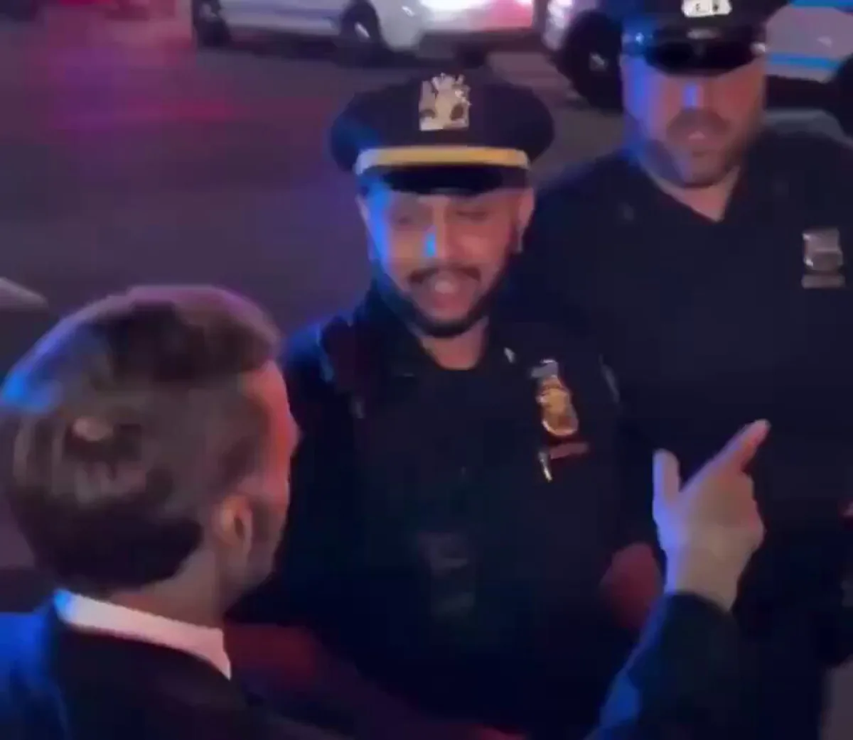 New York'ta Trump Konvoyu Macron'un Aracını Durdurdu New York'ta Trump Konvoyu Macron'un Aracını Durdurdu