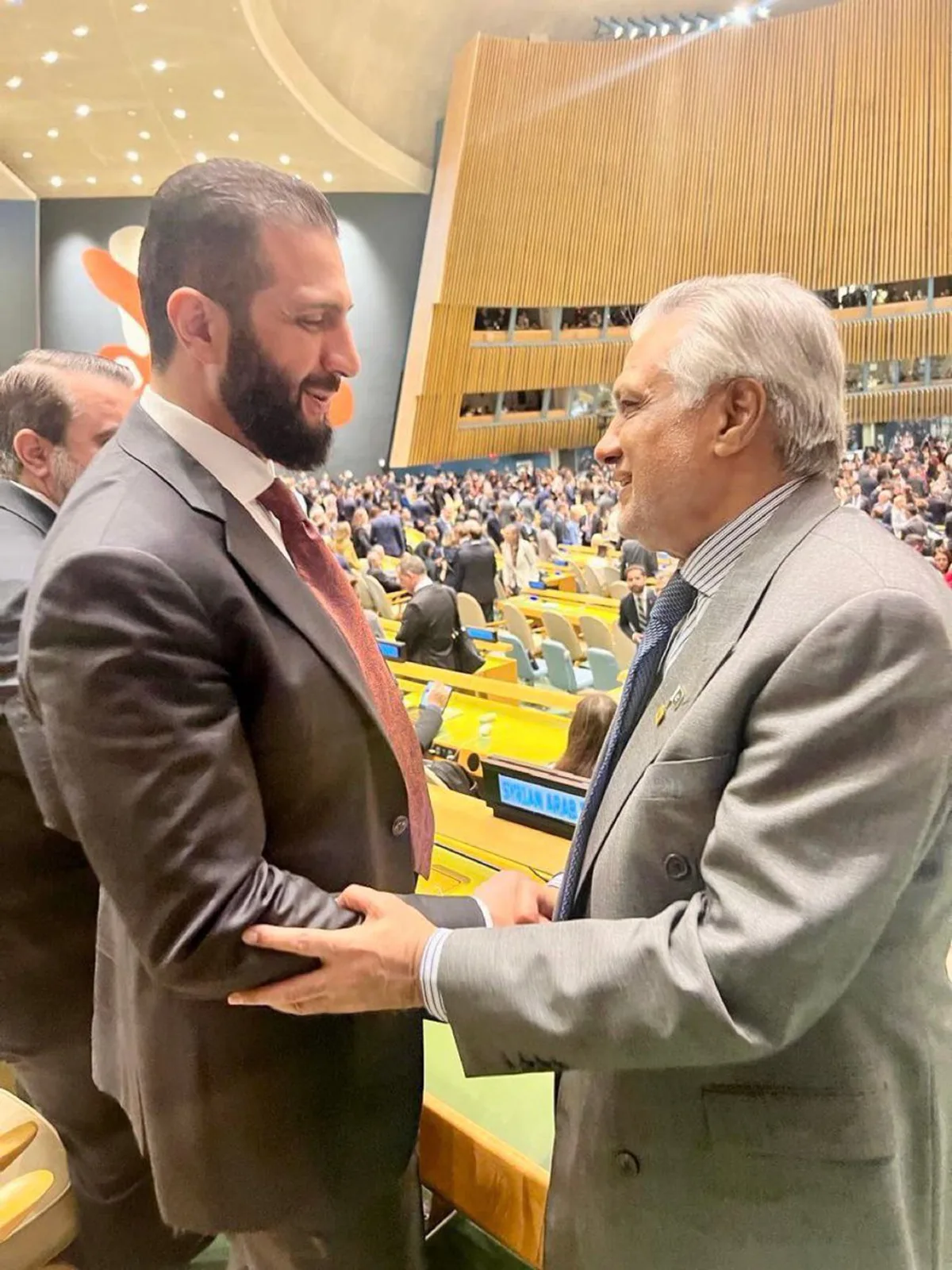 Pakistan Dışişleri Bakanı Dar, BM Genel Kurulu'nda Suriye Cumhurbaşkanı Şara ile Görüşme Gerçekleştirdi Pakistan Dışişleri Bakanı Dar, BM Genel Kurulu'nda Suriye Cumhurbaşkanı Şara ile Görüşme Gerçekleştirdi