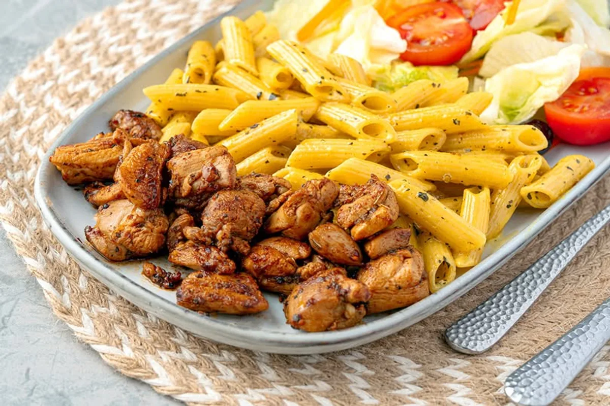 Kremalı Makarna Yanına Ne Gider? 12 Lezzetli Tarif Kremalı Makarna Yanına Ne Gider? 12 Lezzetli Tarif