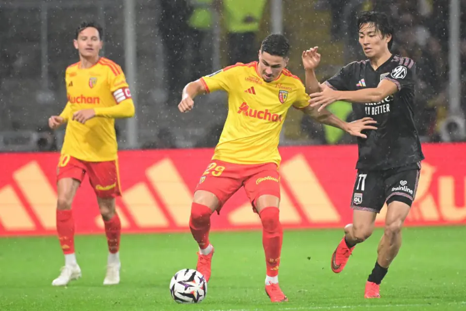 Lens, Sporting'e Karşı 5 Değişiklikle Sahaya Çıkıyor: Baidoo İlk 11'de görseli