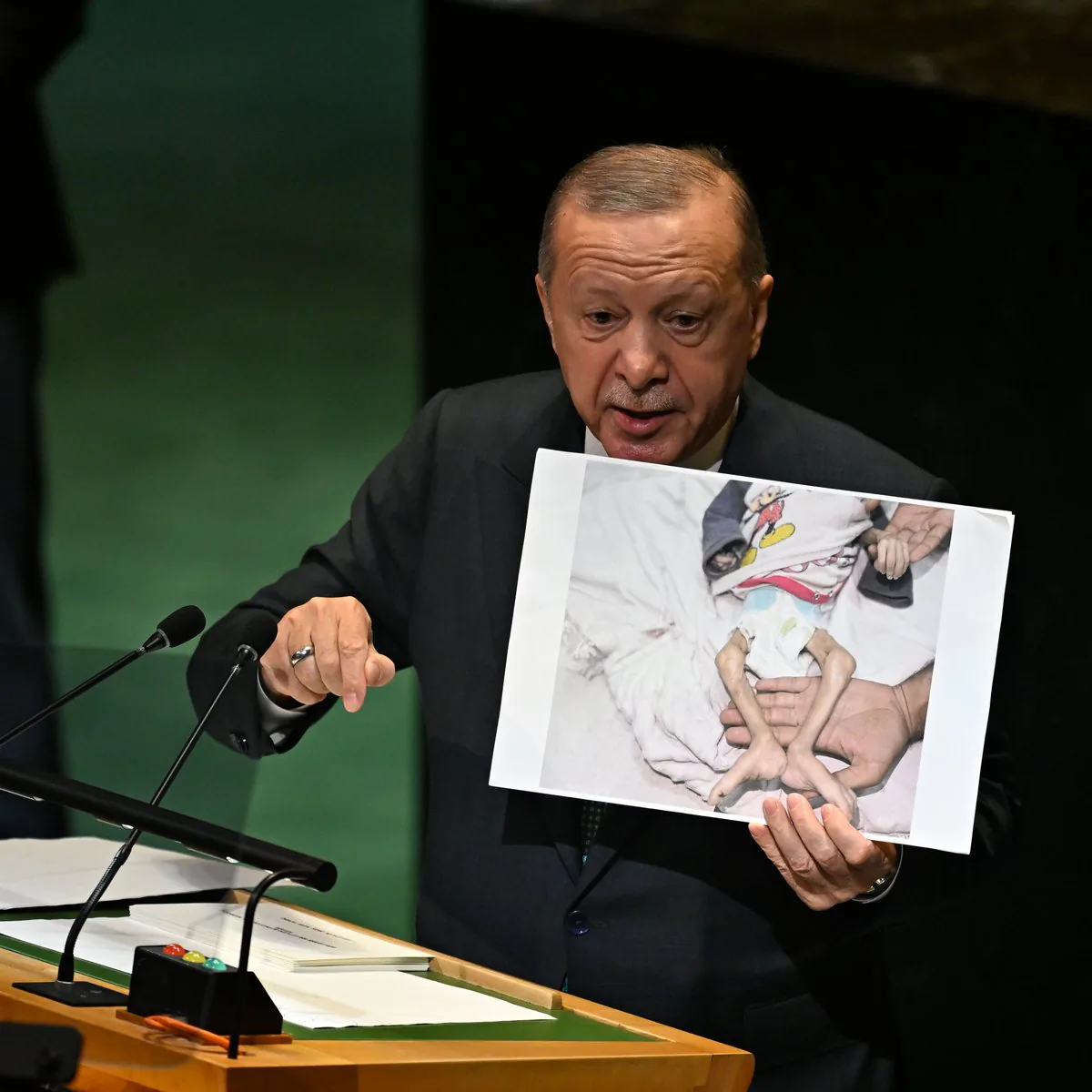 Cumhurbaşkanı Erdoğan: Haklının Güçlü Olduğu Bir Sistem Kurulana Kadar Dünya Beşten Büyüktür Cumhurbaşkanı Erdoğan: Haklının Güçlü Olduğu Bir Sistem Kurulana Kadar Dünya Beşten Büyüktür