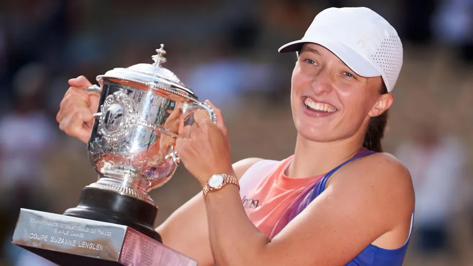 Iga Świątek'in Zirve Mücadelesi: Roland Garros Şoku ve Teknik Ekipte Deprem görseli
