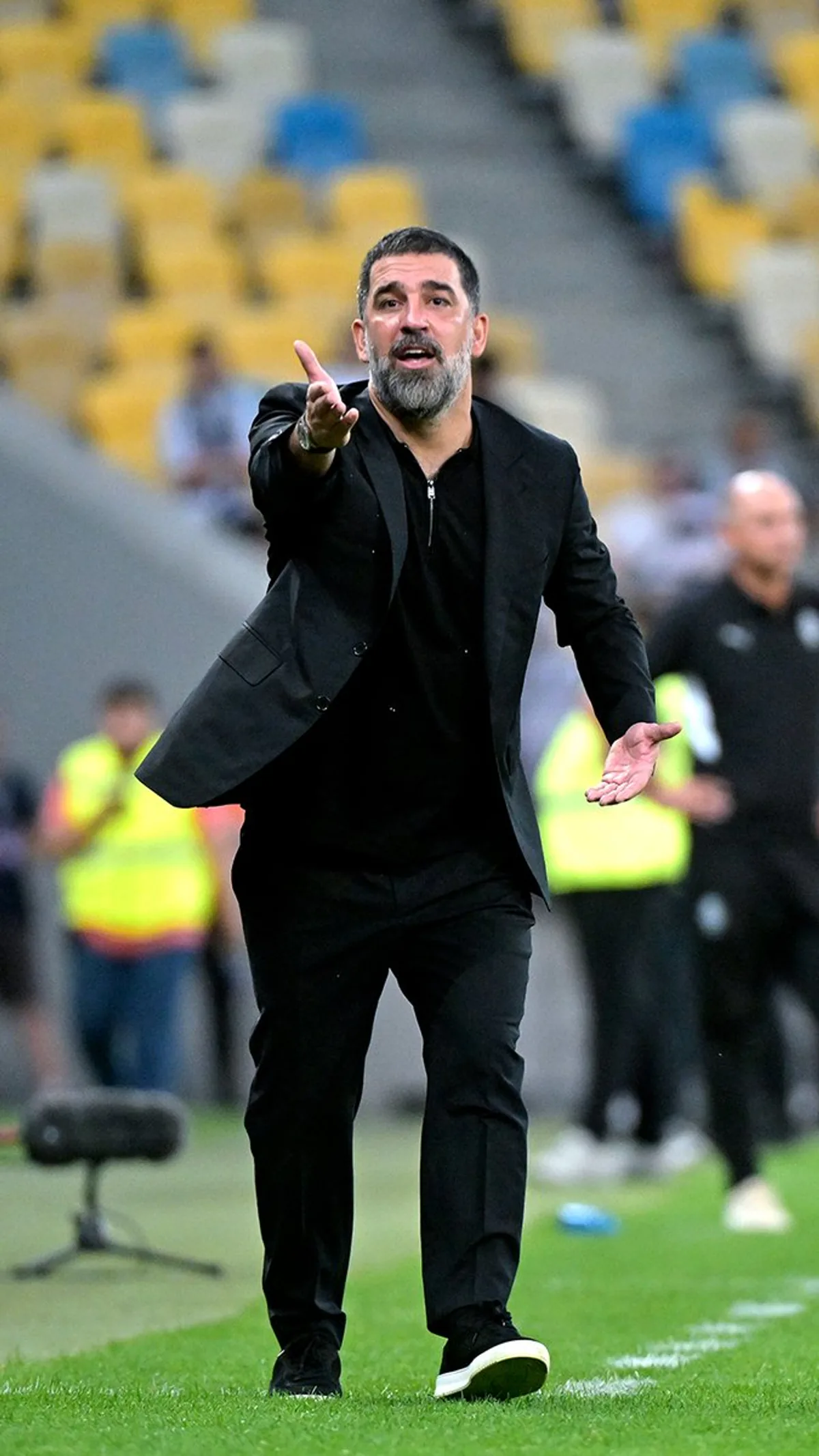 Arda Turan'dan Zirve Sevinci: "Oyunu Doğru Oynuyoruz" Arda Turan'dan Zirve Sevinci: "Oyunu Doğru Oynuyoruz"