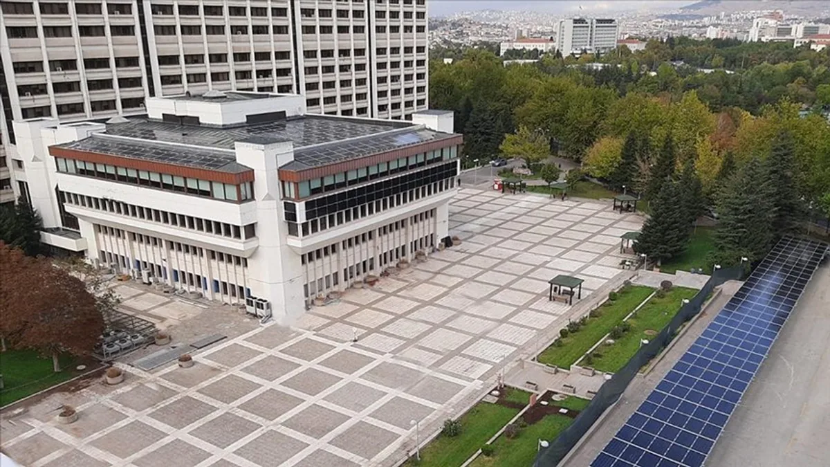 TEDAŞ'tan Küçük Ölçekli GES Yatırımcılarına Proje Kolaylığı TEDAŞ'tan Küçük Ölçekli GES Yatırımcılarına Proje Kolaylığı