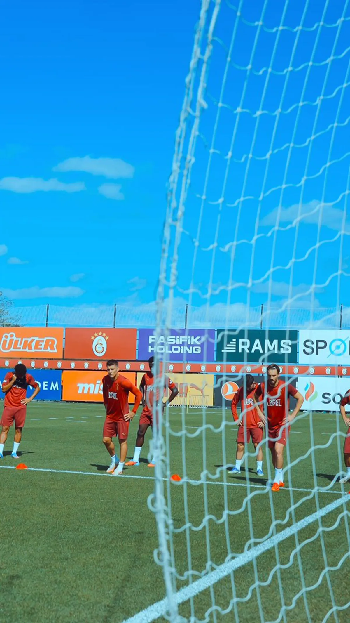 Galatasaray'da Antrenman Hazırlıkları Başladı Galatasaray'da Antrenman Hazırlıkları Başladı