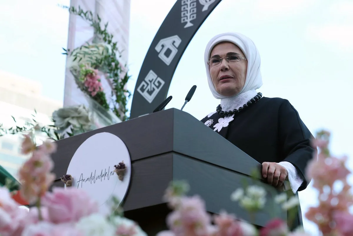 Emine Erdoğan New York'ta "Kapıların Ardındaki Hazineler" Programına Katıldı Emine Erdoğan New York'ta "Kapıların Ardındaki Hazineler" Programına Katıldı