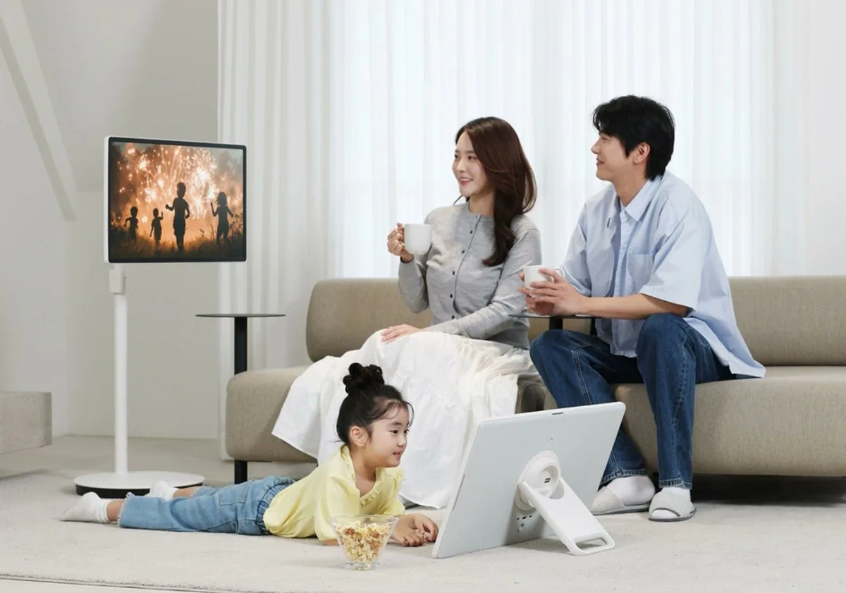 Samsung, Taşınabilir Ekranlı Akıllı TV ile Ev Eğlencesini Yeniden Tanımlıyor Samsung, Taşınabilir Ekranlı Akıllı TV ile Ev Eğlencesini Yeniden Tanımlıyor