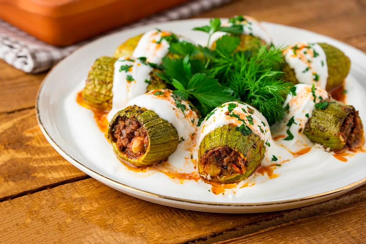 Etli Sebze Yemekleri: 20 Farklı ve Lezzetli Tarif ile Sofralarınızı Zenginleştirin Etli Sebze Yemekleri: 20 Farklı ve Lezzetli Tarif ile Sofralarınızı Zenginleştirin