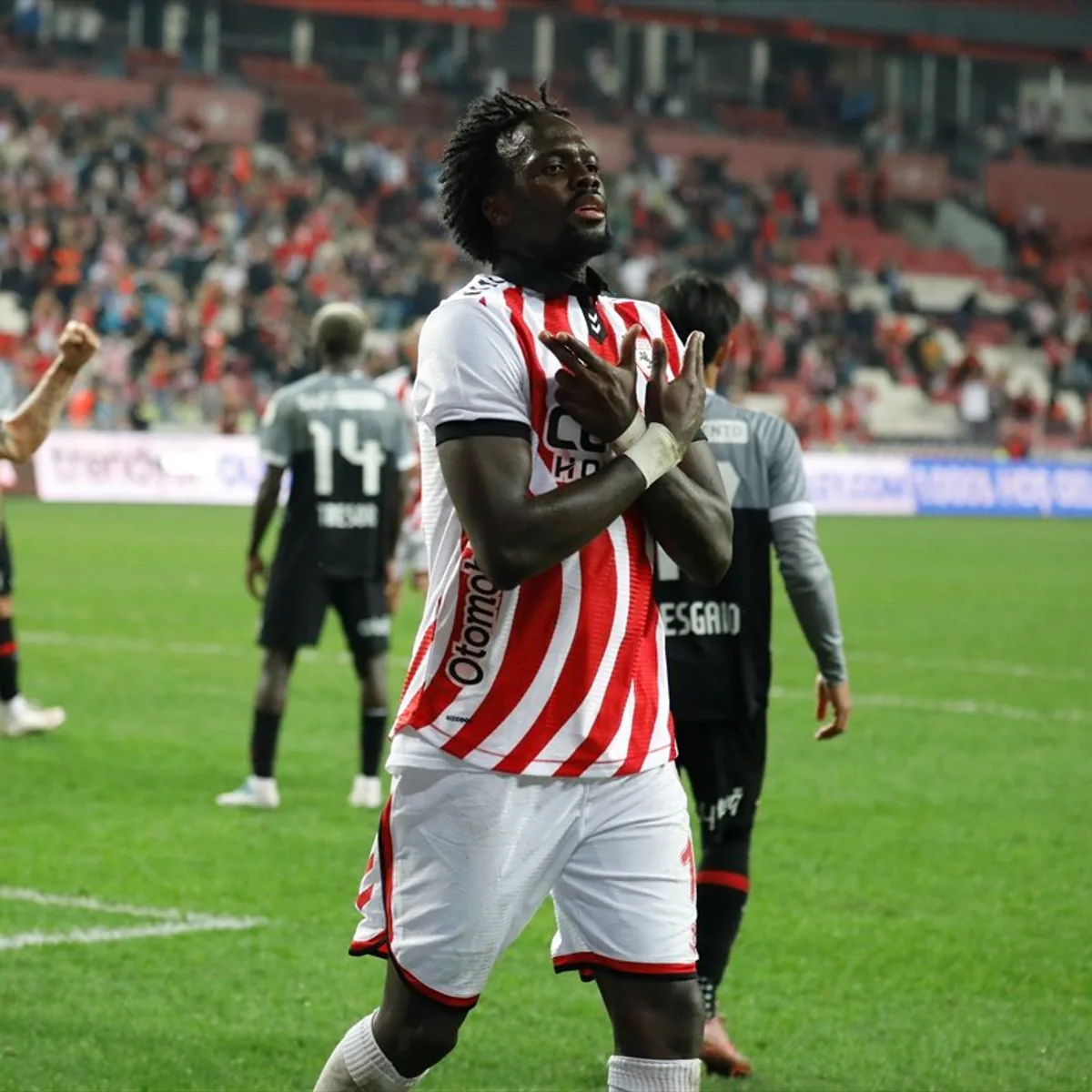 Samsunspor, Cherif Ndiaye Transferiyle Süper Lig Şampiyonluğuna Yönelik Özel Bonservis Detayı Samsunspor, Cherif Ndiaye Transferiyle Süper Lig Şampiyonluğuna Yönelik Özel Bonservis Detayı