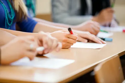 2026 KPSS Ortaöğretim Sınav Yerleri Ne Zaman Açıklandı? Giriş Belgesi Tarihi Belli Oldu