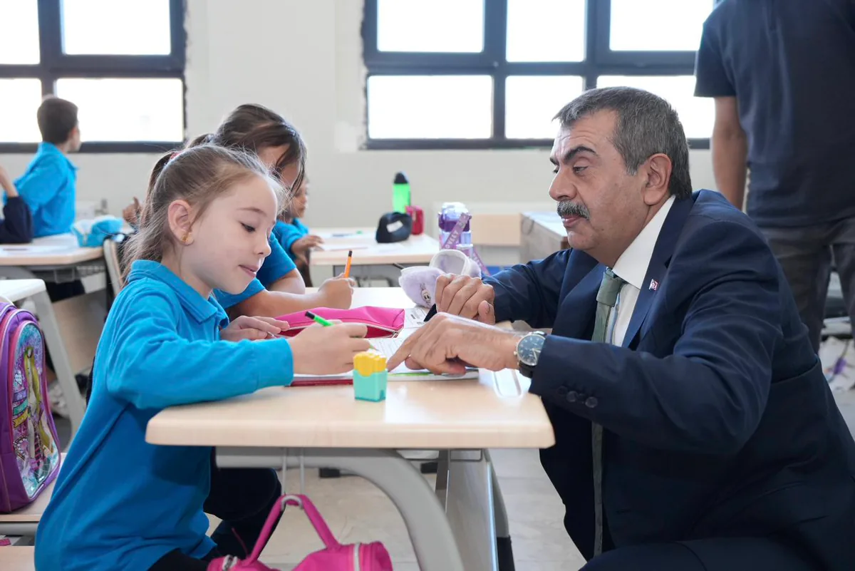 Milli Eğitim Bakanı Tekin, Adıyaman'da Okul Ziyareti Gerçekleştirdi Milli Eğitim Bakanı Tekin, Adıyaman'da Okul Ziyareti Gerçekleştirdi