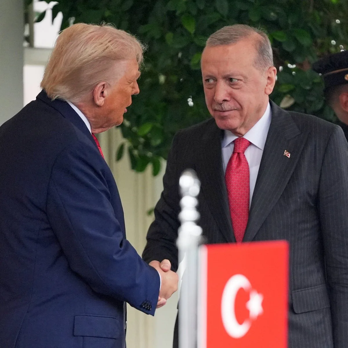 Trump, Erdoğan'a Rusya-Ukrayna Savaşı'nı Bitirme Karşılığında F-35 Teklifi Yaptı Trump, Erdoğan'a Rusya-Ukrayna Savaşı'nı Bitirme Karşılığında F-35 Teklifi Yaptı