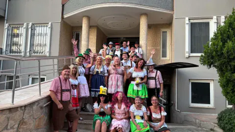 Alanya’da Norveçliler OctoberFest’i Portakal Sitesi’nde kutladı: Turizm sezonuna renk kattı