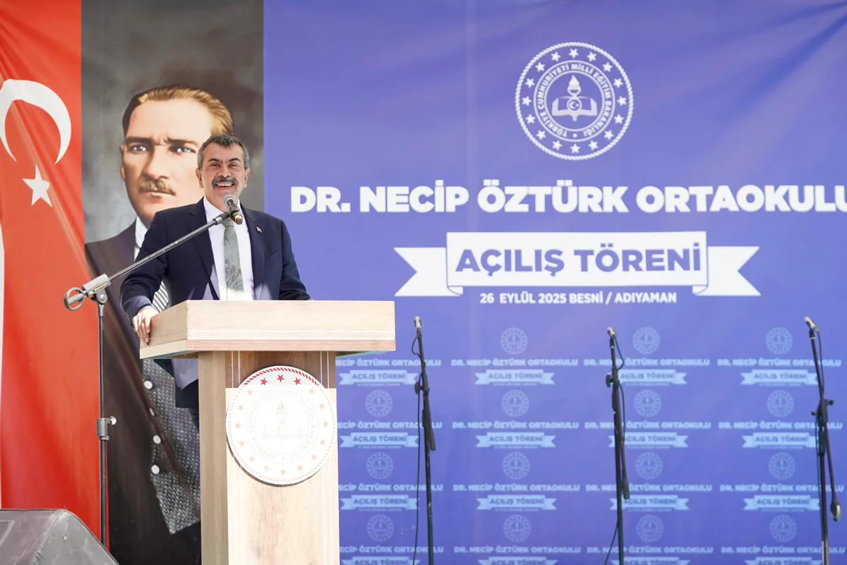 Adıyaman'da Yeni Eğitim Merkezi Açıldı: Dr. Necip Öztürk Ortaokulu Eğitim-Öğretim Kapılarını Araladı Adıyaman'da Yeni Eğitim Merkezi Açıldı: Dr. Necip Öztürk Ortaokulu Eğitim-Öğretim Kapılarını Araladı