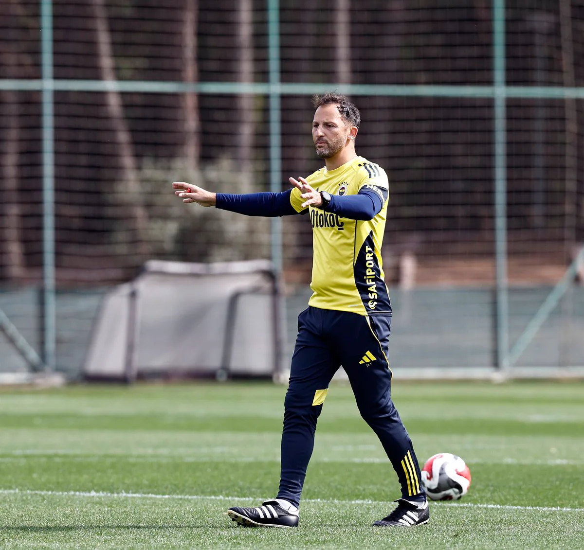 Fenerbahçe, Antalyaspor Maçı İçin Hazırlıklarını Başlattı Fenerbahçe, Antalyaspor Maçı İçin Hazırlıklarını Başlattı