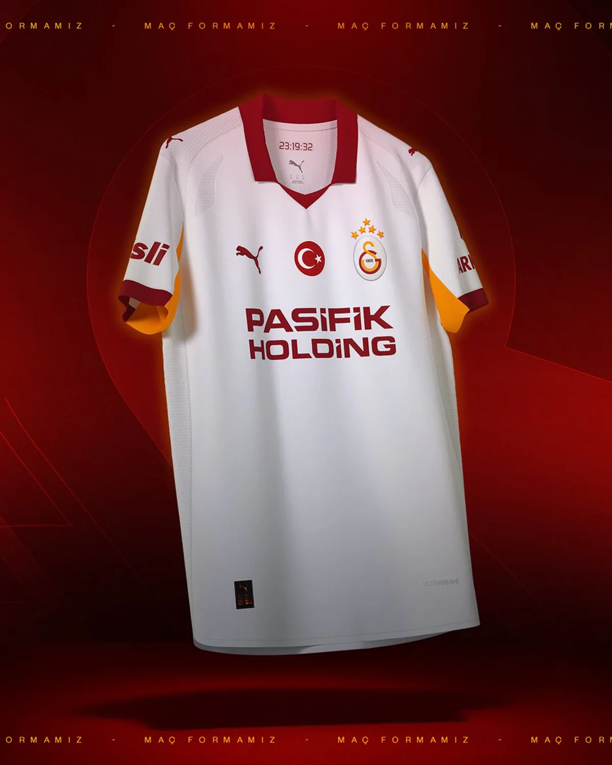 Galatasaray Alanyaspor Derbisi İçin Beyaz Forma Seçimi Galatasaray Alanyaspor Derbisi İçin Beyaz Forma Seçimi
