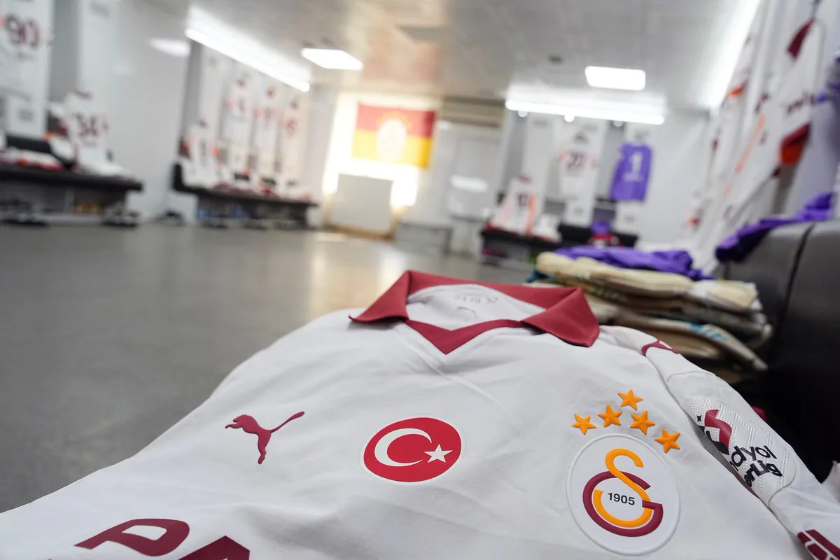 Galatasaray Soyunma Odası Maça Hazır Galatasaray Soyunma Odası Maça Hazır