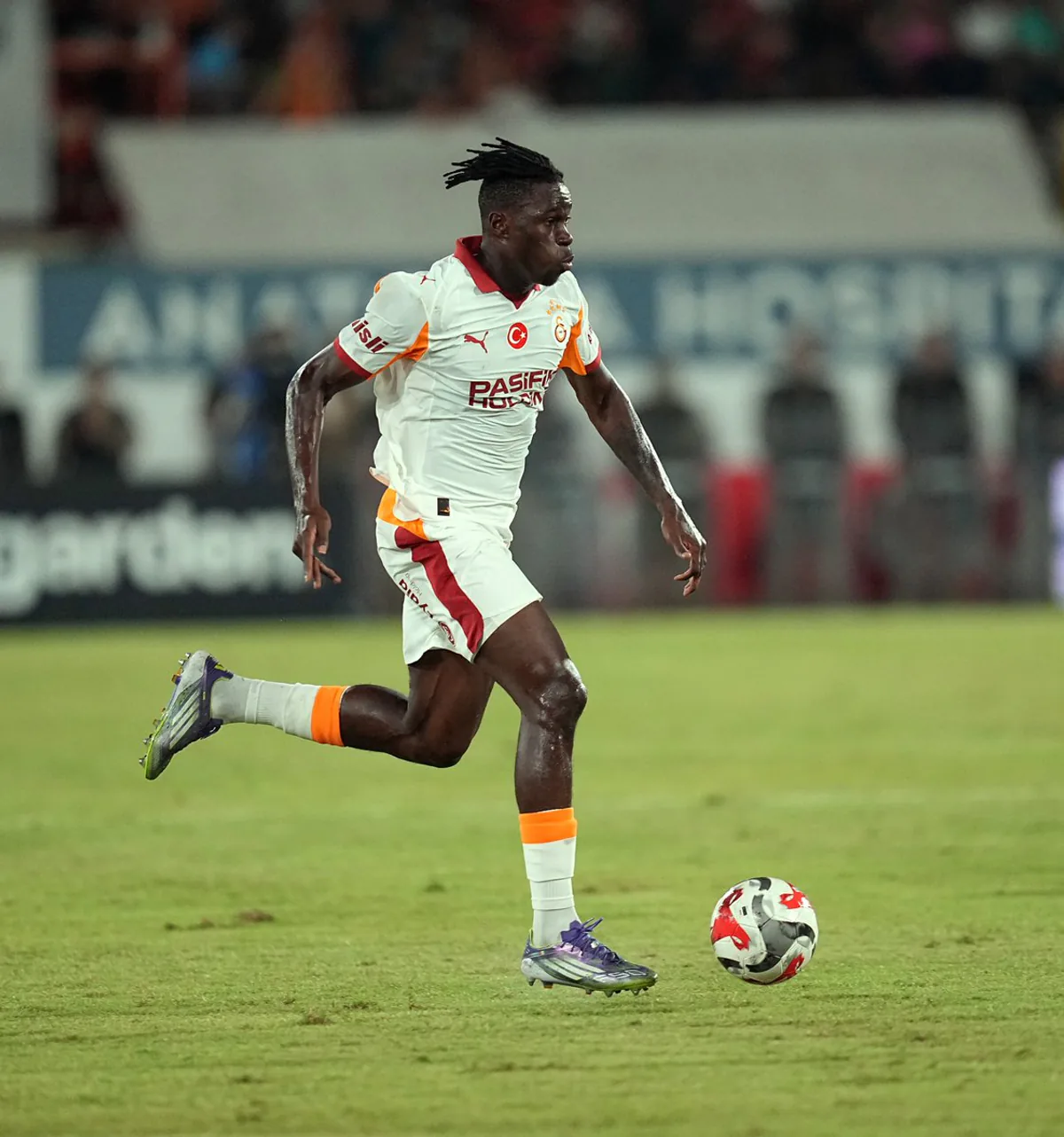 Galatasaray'ın Yeni Transferi Wilfried Singo'ya Büyük Övgüler Galatasaray'ın Yeni Transferi Wilfried Singo'ya Büyük Övgüler