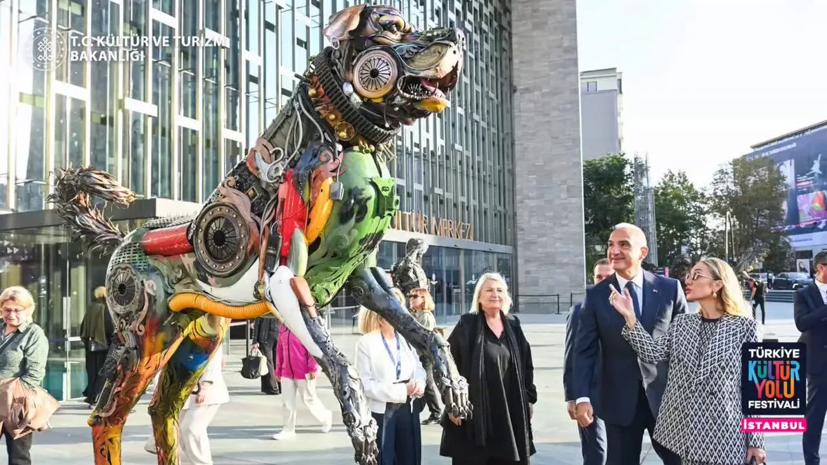 İstanbul Kültür Yolu Festivali Başladı: Sanatın En Renkli Yolculuğu Başlıyor İstanbul Kültür Yolu Festivali Başladı: Sanatın En Renkli Yolculuğu Başlıyor
