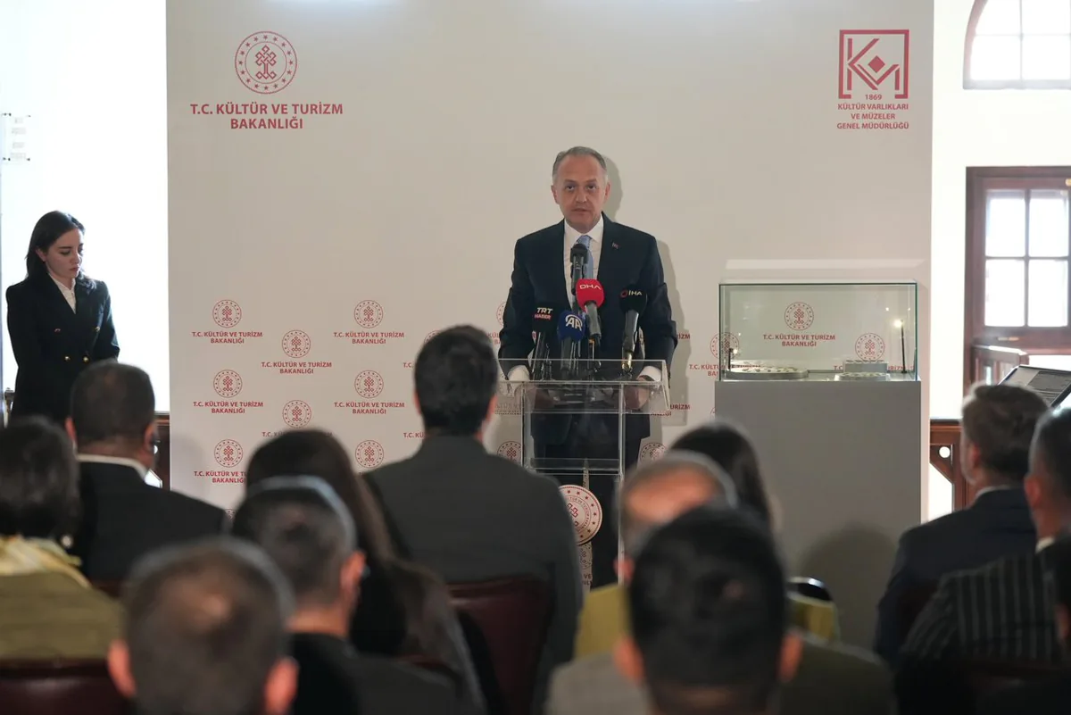 Roma Dönemine Ait 83 Tarihi Sikke Türkiye'ye İade Edildi Roma Dönemine Ait 83 Tarihi Sikke Türkiye'ye İade Edildi
