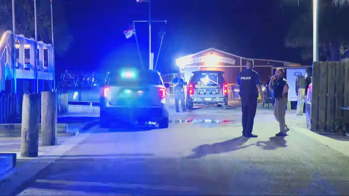 ABD'nin North Carolina Eyaletinde Gece Kulübünde Silahlı Saldırı: 3 Ölü, 8 Yaralı ABD'nin North Carolina Eyaletinde Gece Kulübünde Silahlı Saldırı: 3 Ölü, 8 Yaralı