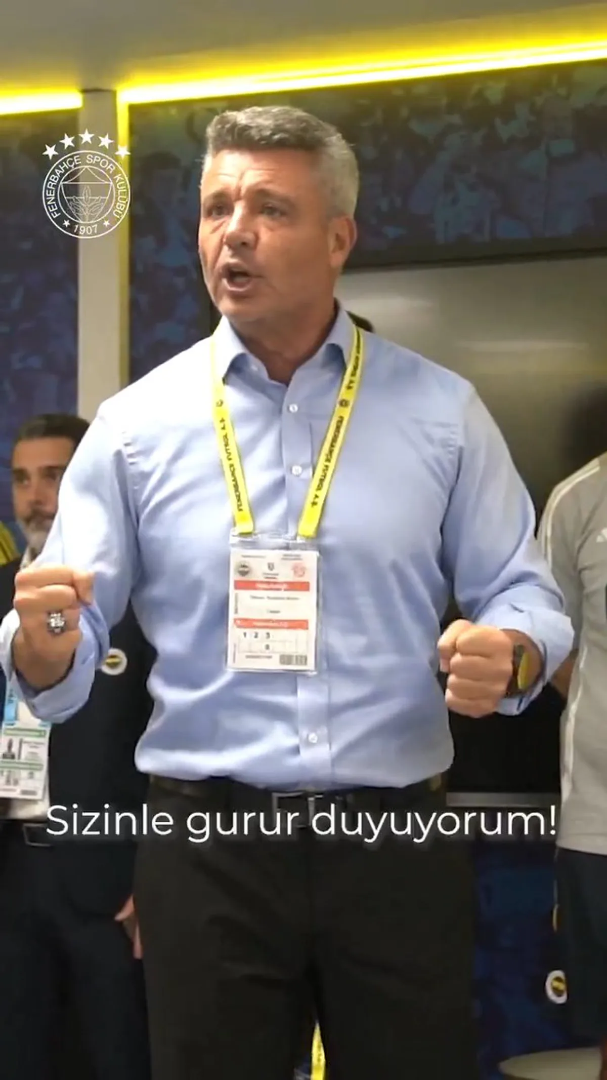 Sadettin Saran'dan Taraftarlara Duygusal Mesaj: "Buranın Sahibi Sizsiniz, Güçlü ve Korkusuz Olun" Sadettin Saran'dan Taraftarlara Duygusal Mesaj: "Buranın Sahibi Sizsiniz, Güçlü ve Korkusuz Olun"