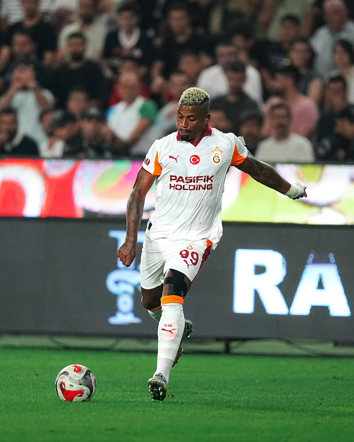 Mario Lemina: Zorlu Maça Pozitif Yaklaşıyoruz Mario Lemina: Zorlu Maça Pozitif Yaklaşıyoruz