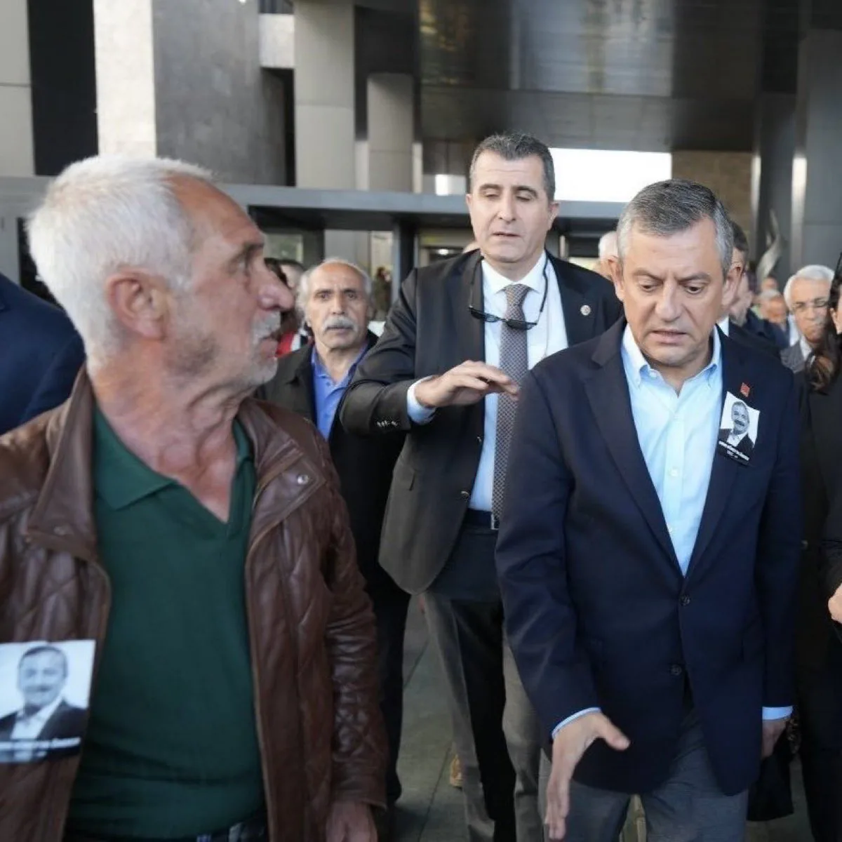 Selçuk Tengioğlu'nun Tahliyesi: Özgür Özel'e Saldırı Davasında Gelişme Selçuk Tengioğlu'nun Tahliyesi: Özgür Özel'e Saldırı Davasında Gelişme