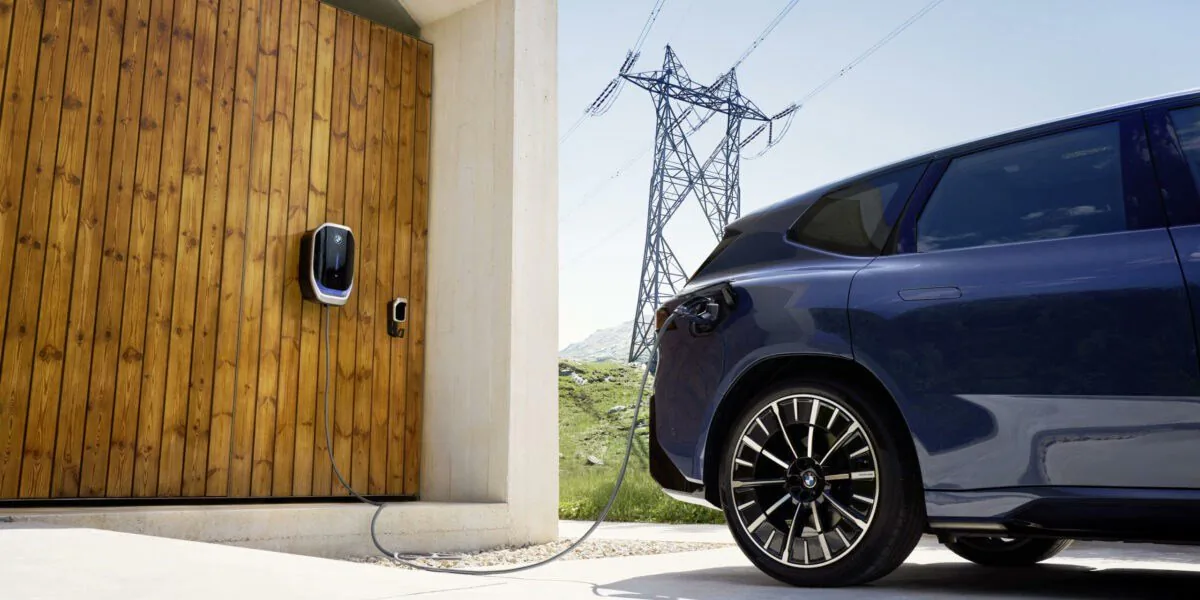 BMW iX3 ve E.ON İş Birliği ile Elektrikli Araç Sahipleri Yılda 14.000 Km Bedava Yol Yapabiliyor BMW iX3 ve E.ON İş Birliği ile Elektrikli Araç Sahipleri Yılda 14.000 Km Bedava Yol Yapabiliyor
