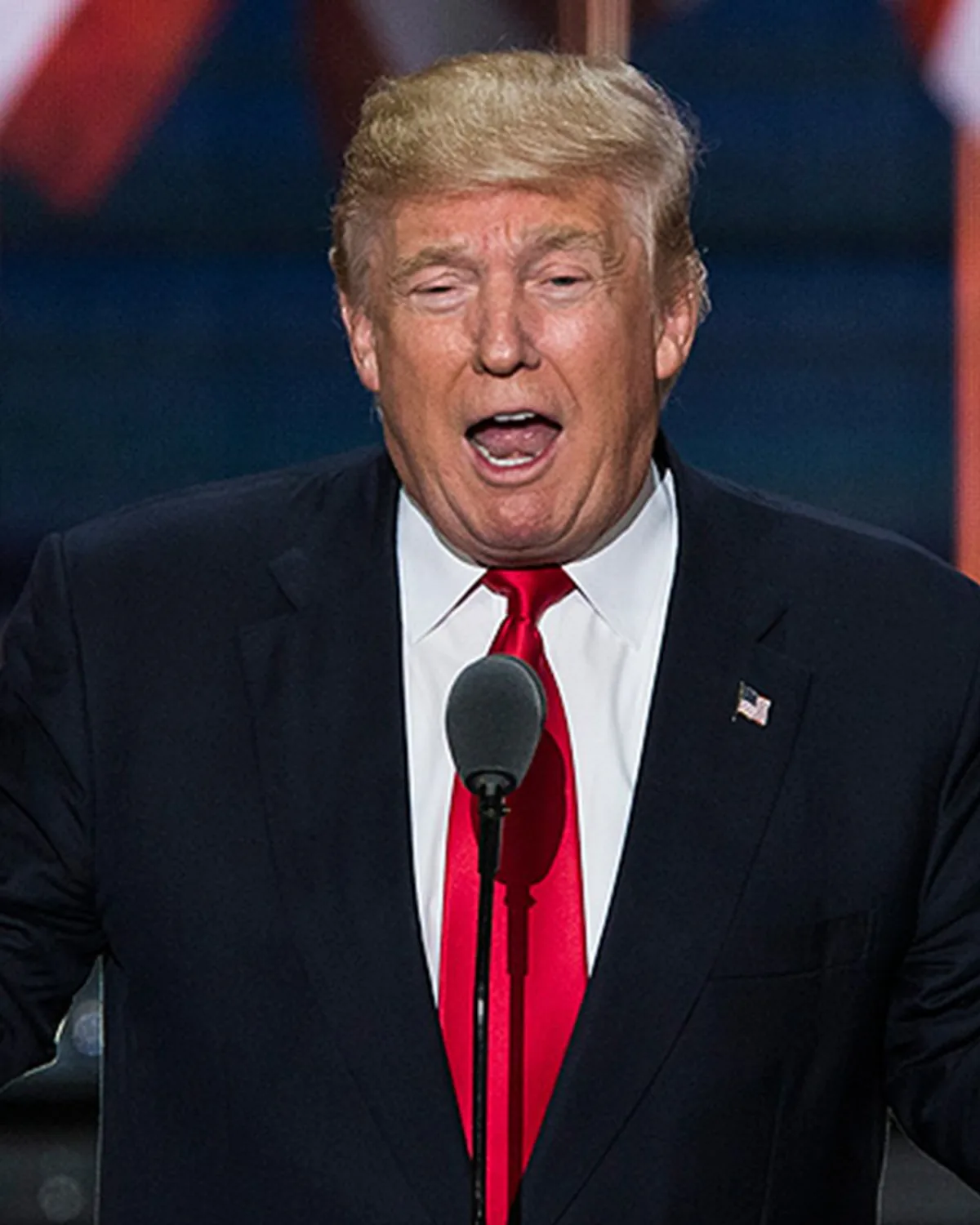 Trump: Film Sektörü ABD'den Çalındı, Kaliforniya Valisi Eleştirisi Trump: Film Sektörü ABD'den Çalındı, Kaliforniya Valisi Eleştirisi