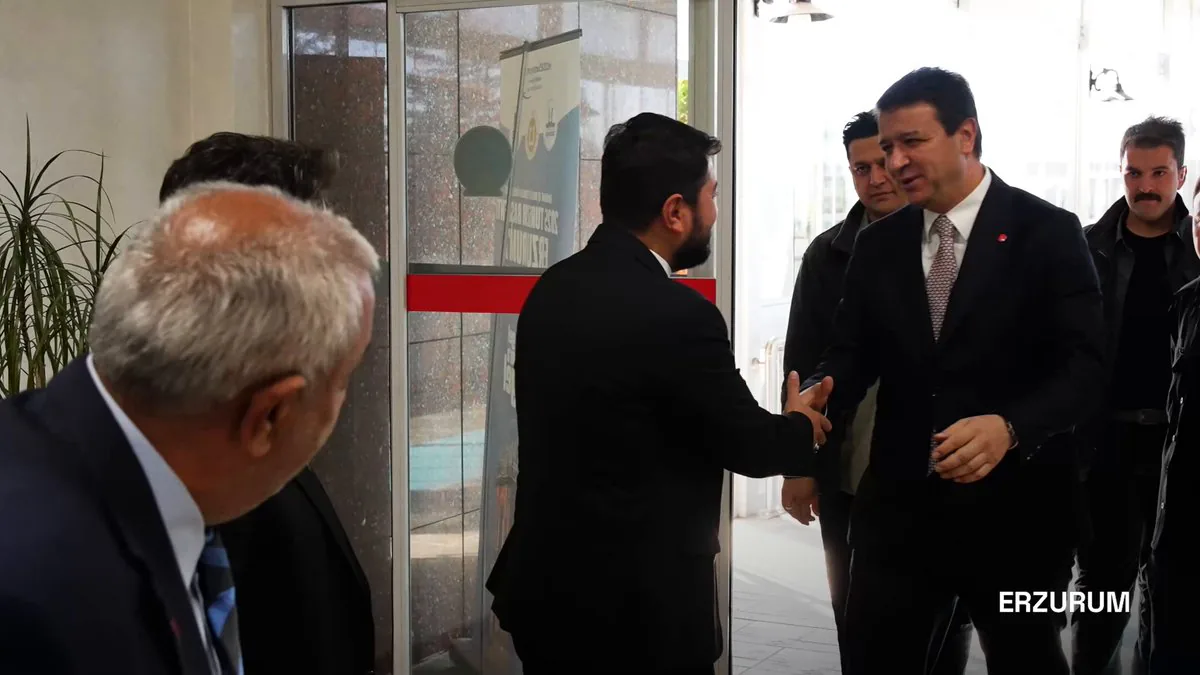 Saadet Partisi Genel Başkanı Mahmut Arıkan'dan Erzurum'da Önemli Mesajlar Saadet Partisi Genel Başkanı Mahmut Arıkan'dan Erzurum'da Önemli Mesajlar