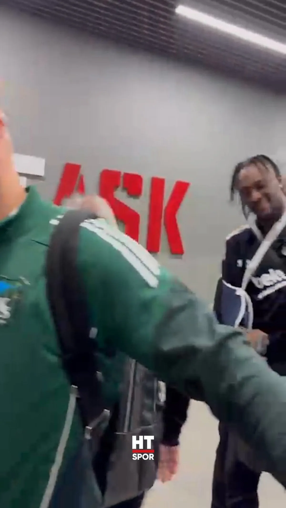 Tammy Abraham'dan Roma'ya Dönüş Mesajı: "Geri Döneceğim" Tammy Abraham'dan Roma'ya Dönüş Mesajı: "Geri Döneceğim"