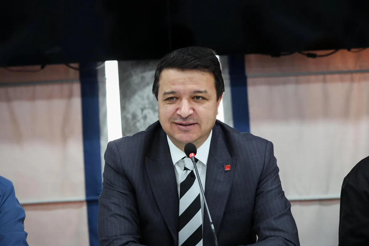 Saadet Partisi Genel Başkanı Mahmut Arıkan, Kadın Kolları İstişare Toplantısı'na Katıldı Saadet Partisi Genel Başkanı Mahmut Arıkan, Kadın Kolları İstişare Toplantısı'na Katıldı