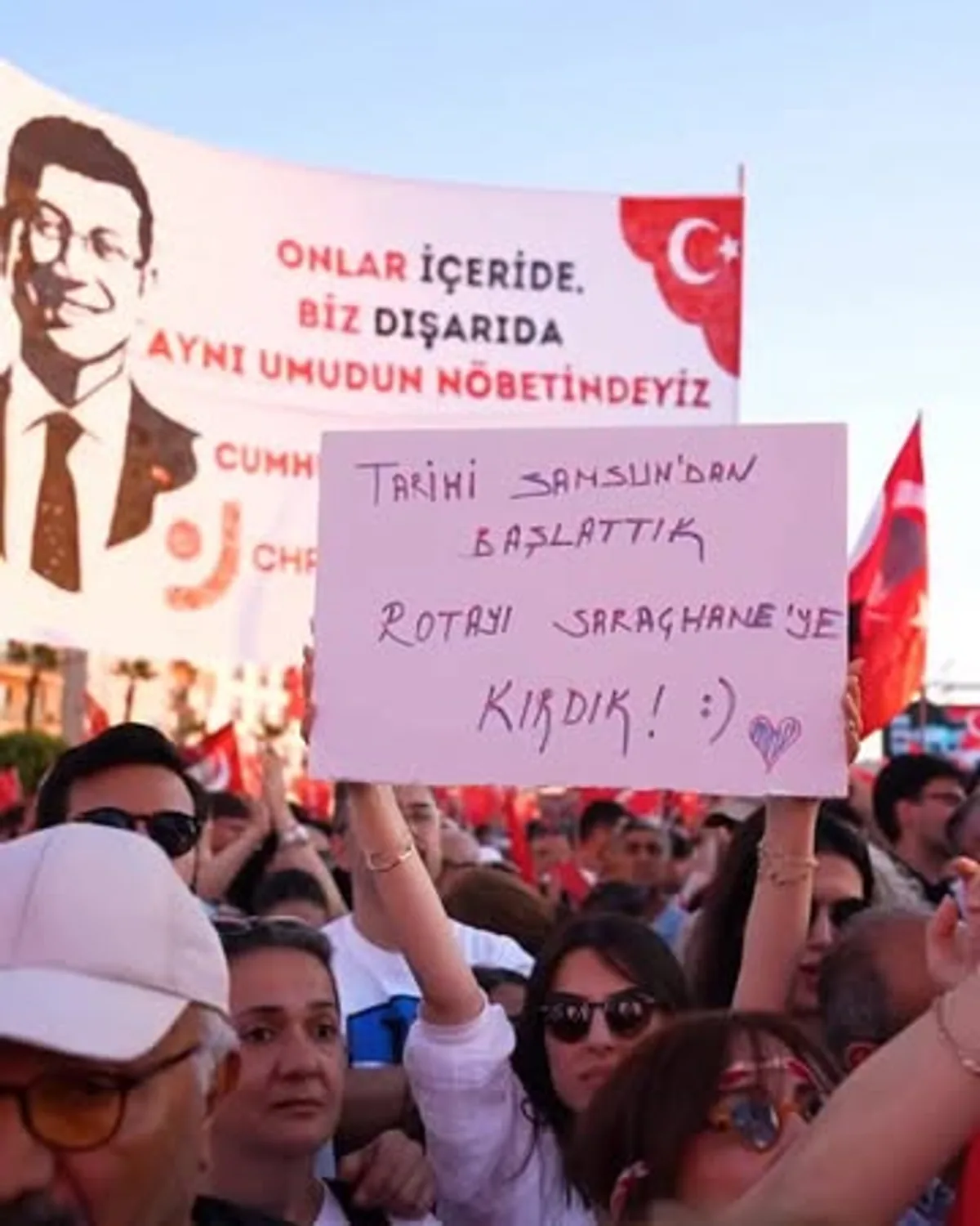 CHP Genel Başkanı Özgür Özel, Küçükçekmece'de "İrade ve Demokrasi" Mitingi Düzenliyor CHP Genel Başkanı Özgür Özel, Küçükçekmece'de "İrade ve Demokrasi" Mitingi Düzenliyor