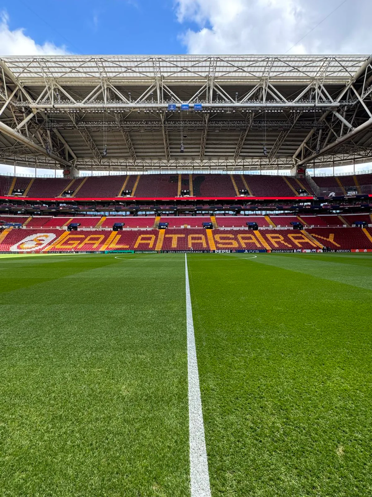 Galatasaray, Liverpool Karşısında Avrupa Sahnesinde Galatasaray, Liverpool Karşısında Avrupa Sahnesinde