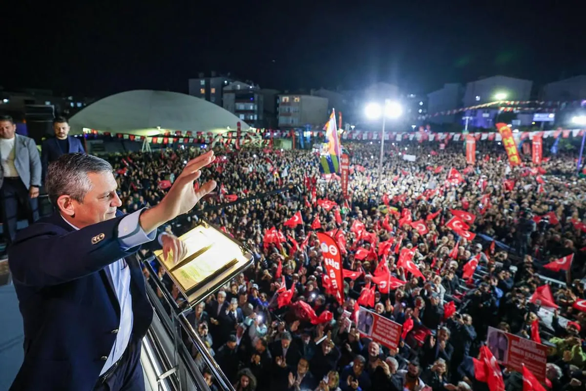 CHP Genel Başkanı Özgür Özel: "Bu Kalabalık Bir Miting Değil, Ayağa Kalkmış Milletin Beyanıdır" CHP Genel Başkanı Özgür Özel: "Bu Kalabalık Bir Miting Değil, Ayağa Kalkmış Milletin Beyanıdır"