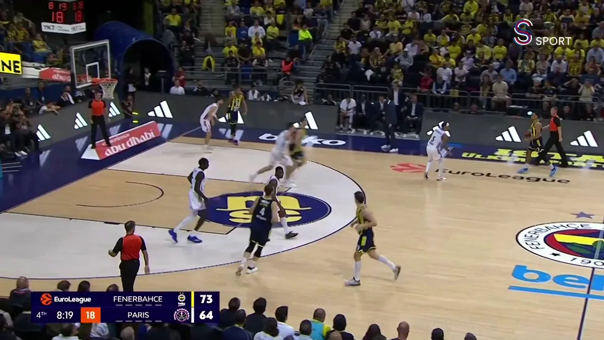 Wade Baldwin, Yakuba Ouattara'yı Posterledi Wade Baldwin, Yakuba Ouattara'yı Posterledi