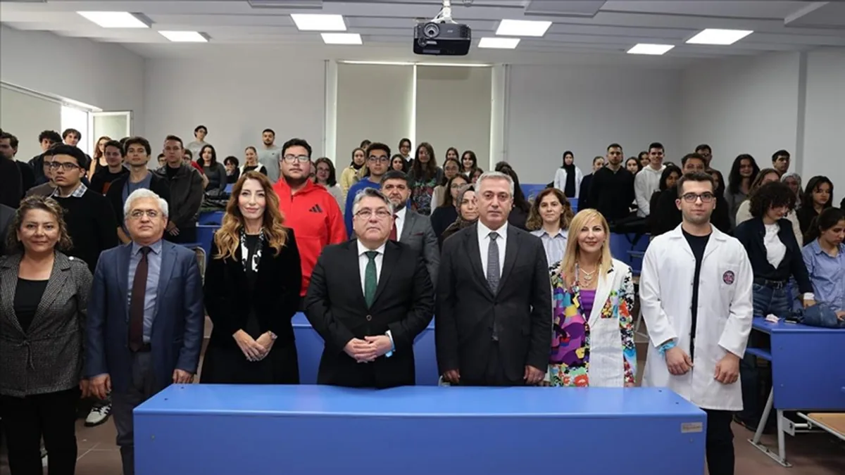Zonguldak BEÜ'de Finansal Okuryazarlık ve Finans Diplomasisi Dersi Başladı Zonguldak BEÜ'de Finansal Okuryazarlık ve Finans Diplomasisi Dersi Başladı