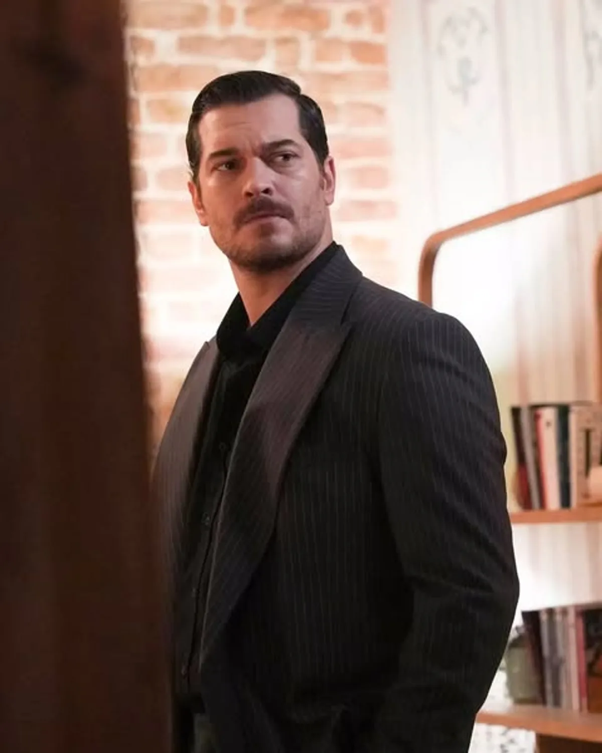 Çağatay Ulusoy ve Elçin Sangu'nun Başrollerinde Yer Aldığı "Uykucu" Filminin Vizyon Tarihi Açıklandı Çağatay Ulusoy ve Elçin Sangu'nun Başrollerinde Yer Aldığı "Uykucu" Filminin Vizyon Tarihi Açıklandı