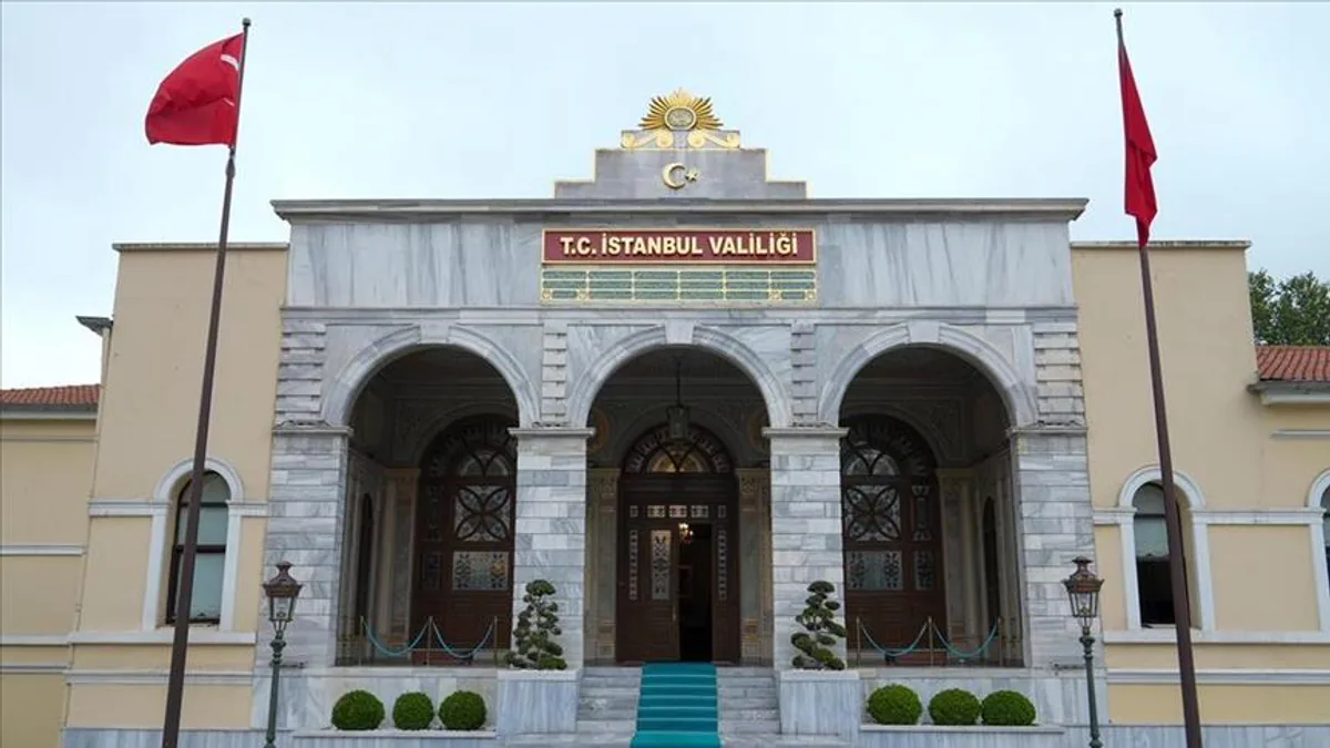 Marmara Ereğlisi Açıklarında Deprem: İstanbul'da Binalarda Hasar ve Yaralanmalar Marmara Ereğlisi Açıklarında Deprem: İstanbul'da Binalarda Hasar ve Yaralanmalar