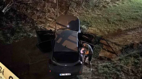 Bursa'da Navigasyon Hatası Kazaya Yol Açtı: Araç Dereye Uçtu