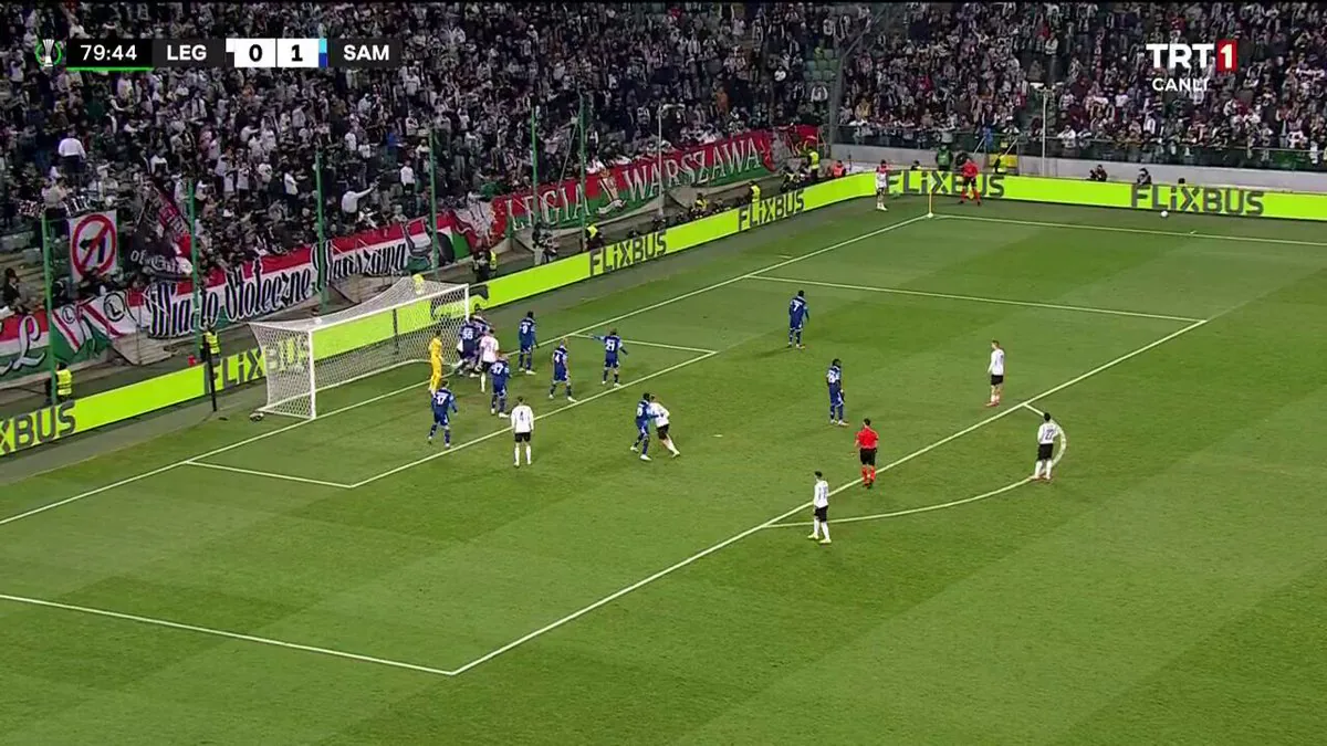 Legia Varşova'nın Golü Ofsayt Nedeniyle İptal Edildi Legia Varşova'nın Golü Ofsayt Nedeniyle İptal Edildi