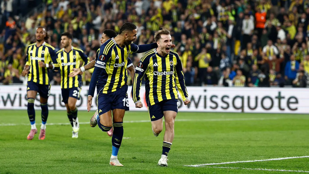 Fenerbahçe, Hazırlık Maçında Nice'i 2-1 Mağlup Etti Fenerbahçe, Hazırlık Maçında Nice'i 2-1 Mağlup Etti