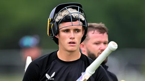 Joe Root ve İngiltere Kriket Takımı'nda Jacob Bethell Tartışması