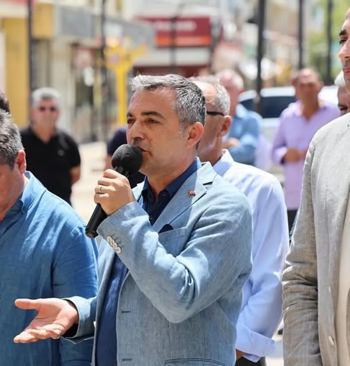 Manavgat Belediye Başkanı Niyazi Nefi Kara, CHP'den İstifa Etti Manavgat Belediye Başkanı Niyazi Nefi Kara, CHP'den İstifa Etti