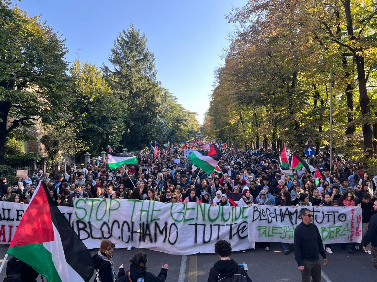 İtalya'da Gazze'ye Destek için Büyük Gösteriler Düzenlendi İtalya'da Gazze'ye Destek için Büyük Gösteriler Düzenlendi