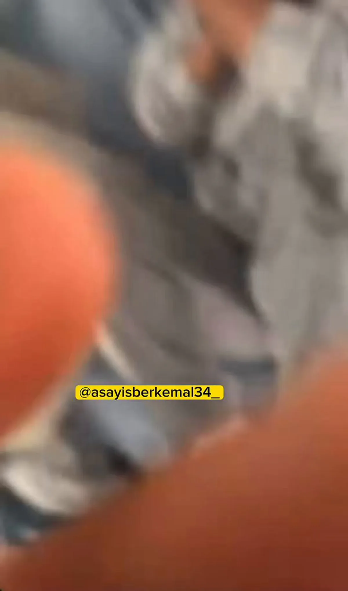 19 Yaşındaki Genç, 16 Yaşındaki Kız Kardeşine Şiddet Uygulayıp Kaynar Su Döktü 19 Yaşındaki Genç, 16 Yaşındaki Kız Kardeşine Şiddet Uygulayıp Kaynar Su Döktü