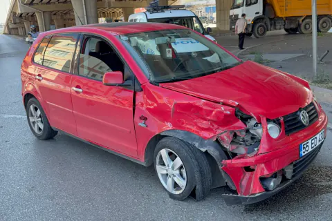 Samsun'da motosiklet-otomobil çarpışması: 17 yaşındaki yaralı hayati tehlikede